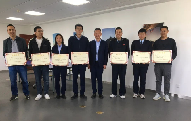 市產(chǎn)投集團(tuán)團(tuán)委舉辦“慶五一、迎五四”球類聯(lián)誼比賽(圖3)